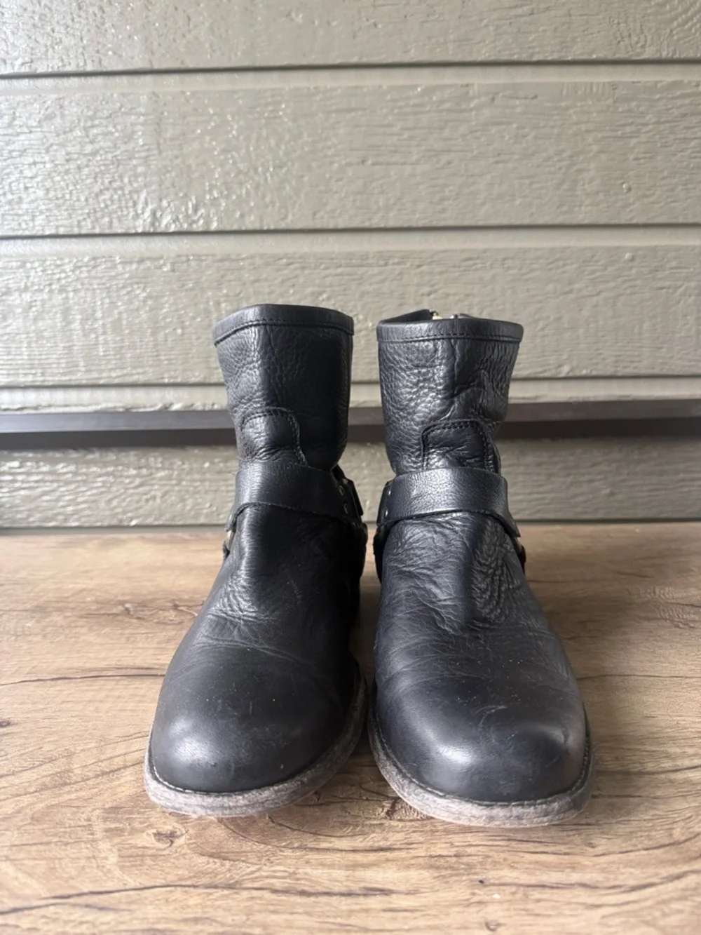 Frye Women’s Phillip Harnes ankle Black Leather Engineer Boot size 9 B